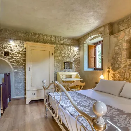 La Torre Di Piediluco Apartment